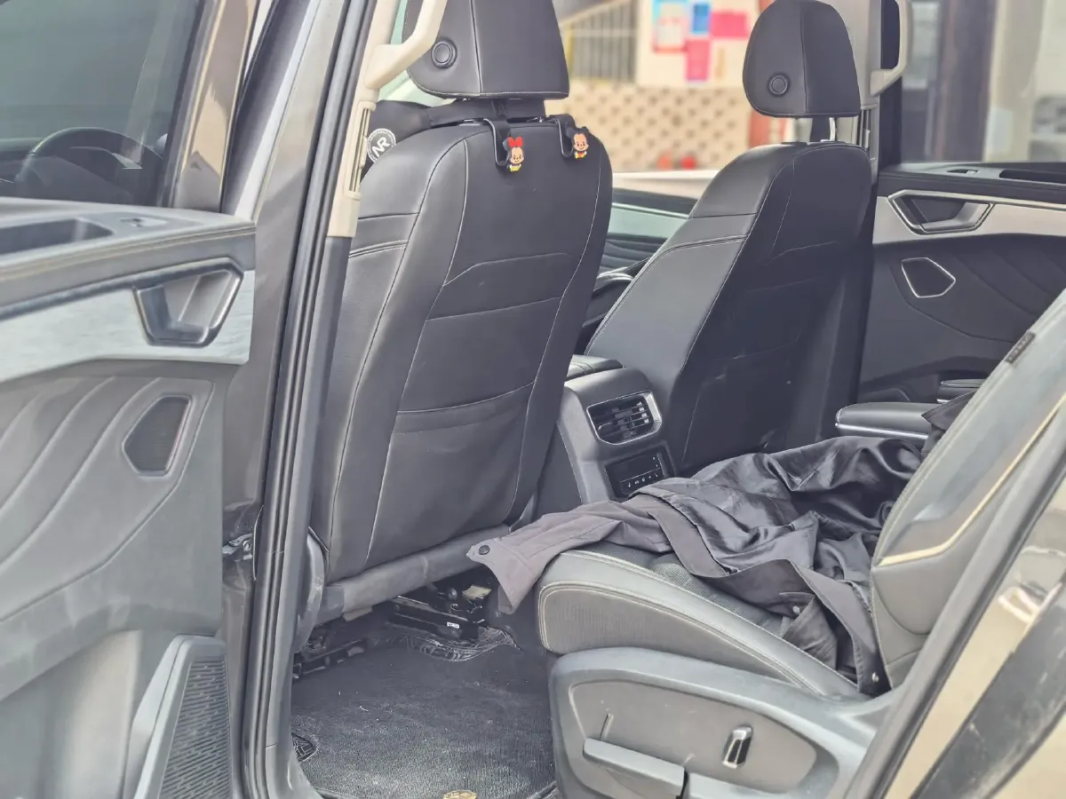 2021 Volkswagen Talagon 2.0T 220HP L4 7DCT,autocango,china used car exporter,china ev exporter,chinese used car exporter,chinese used ev exporter