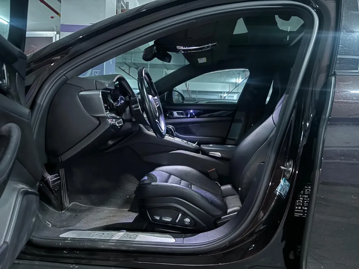 2019 Porsche Panamera 2.9T 330HP V6 8DCT,autocango,china used car exporter,china ev exporter,chinese used car exporter,chinese used ev exporter