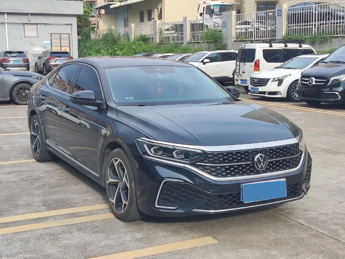 2023 Volkswagen Passat 2.0T 186HP L4 7DCT,autocango,china used car exporter,china ev exporter,chinese used car exporter,chinese used ev exporter