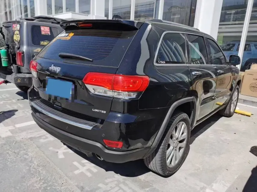 2017 Jeep Grand Cherokee 3.0L 234HP V6 8AT,autocango,china used car exporter,china ev exporter,chinese used car exporter,chinese used ev exporter