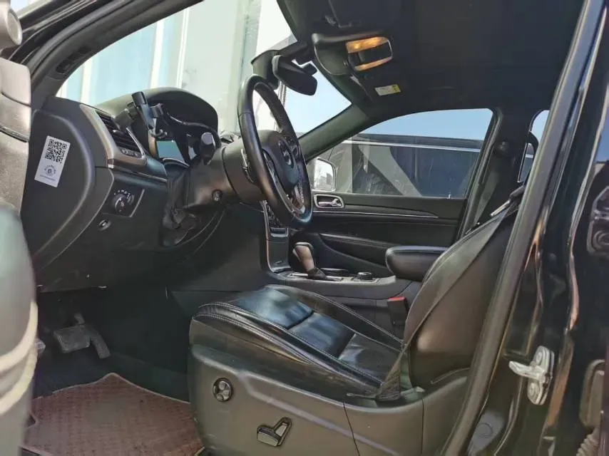 2017 Jeep Grand Cherokee 3.0L 234HP V6 8AT,autocango,china used car exporter,china ev exporter,chinese used car exporter,chinese used ev exporter