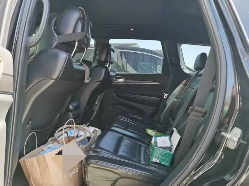 2017 Jeep Grand Cherokee 3.0L 234HP V6 8AT,autocango,china used car exporter,china ev exporter,chinese used car exporter,chinese used ev exporter