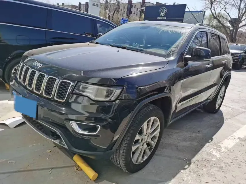 2017 Jeep Grand Cherokee 3.0L 234HP V6 8AT,autocango,china used car exporter,china ev exporter,chinese used car exporter,chinese used ev exporter