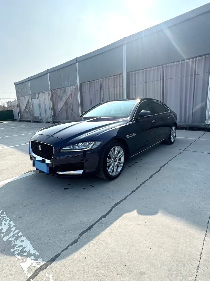 2018 Mercedes-Benz E Class 2.0T 184HP L4 9AT,autocango,china used car exporter,china ev exporter,chinese used car exporter,chinese used ev exporter