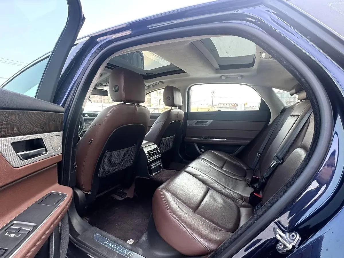 2018 Mercedes-Benz E Class 2.0T 184HP L4 9AT,autocango,china used car exporter,china ev exporter,chinese used car exporter,chinese used ev exporter