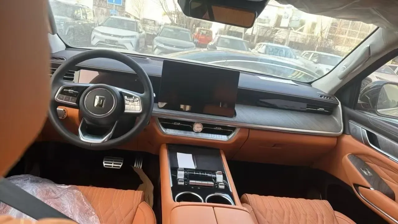 2026 Tank 500 2.0T 252HP L4 3DHT PHEV,autocango,china used car exporter,china ev exporter,chinese used car exporter,chinese used ev exporter