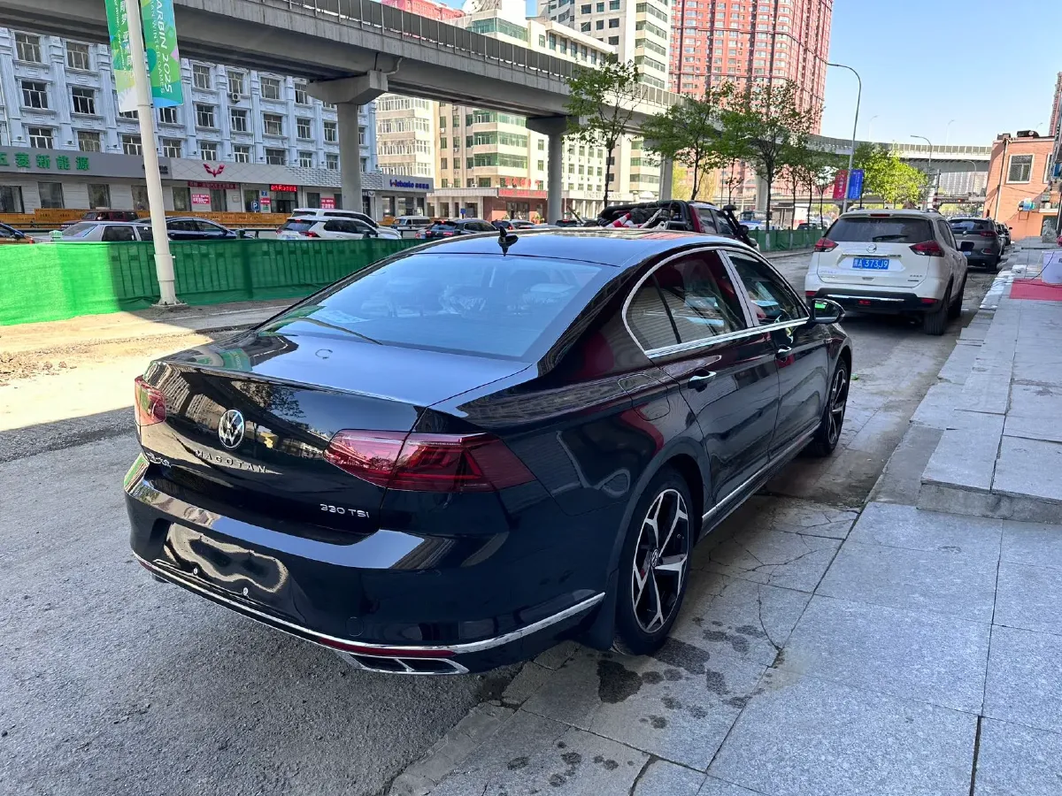 2023 Volkswagen Magotan 2.0T 186HP L4 7DCT,autocango,china used car exporter,china ev exporter,chinese used car exporter,chinese used ev exporter