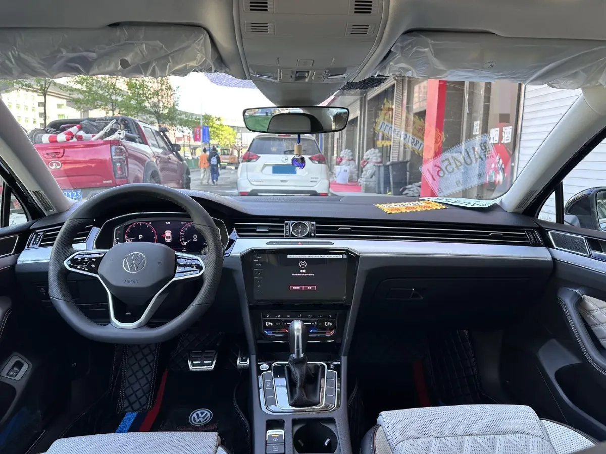 2023 Volkswagen Magotan 2.0T 186HP L4 7DCT,autocango,china used car exporter,china ev exporter,chinese used car exporter,chinese used ev exporter