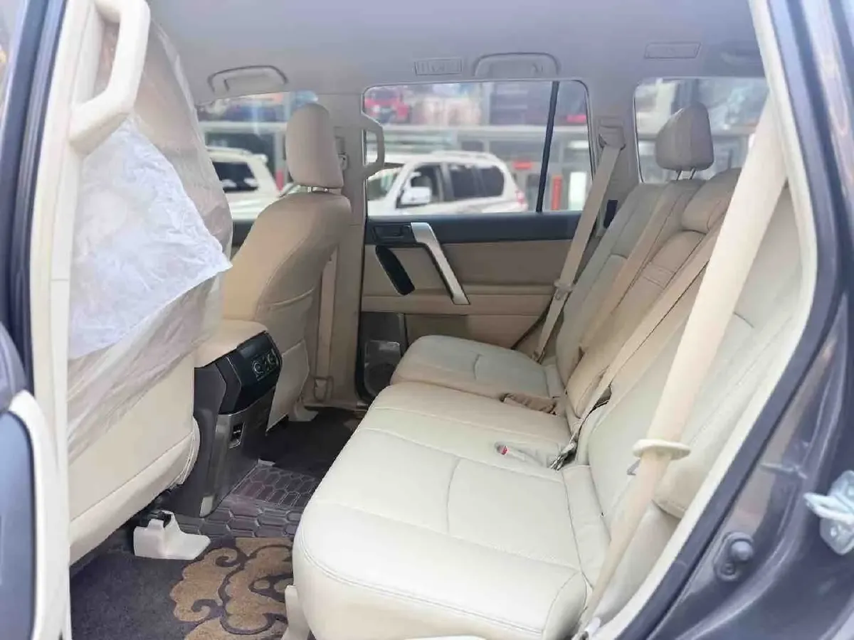 2019 Land Rover Range Rover Velar 2.0T 300HP L4 8AT,autocango,china used car exporter,china ev exporter,chinese used car exporter,chinese used ev exporter