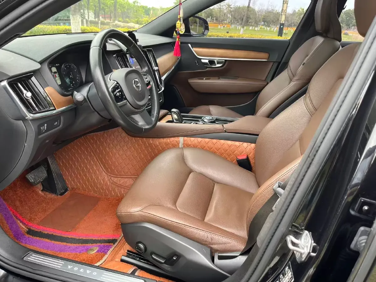 2021 Volvo S90 2.0T 250HP L4 8AT,autocango,china used car exporter,china ev exporter,chinese used car exporter,chinese used ev exporter