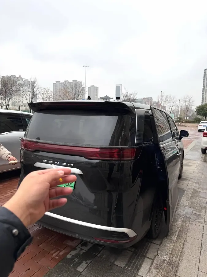 2024 Denza D9 1.5T 139HP L4 E-CVT PHEV 40KWH,autocango,china used car exporter,china ev exporter,chinese used car exporter,chinese used ev exporter