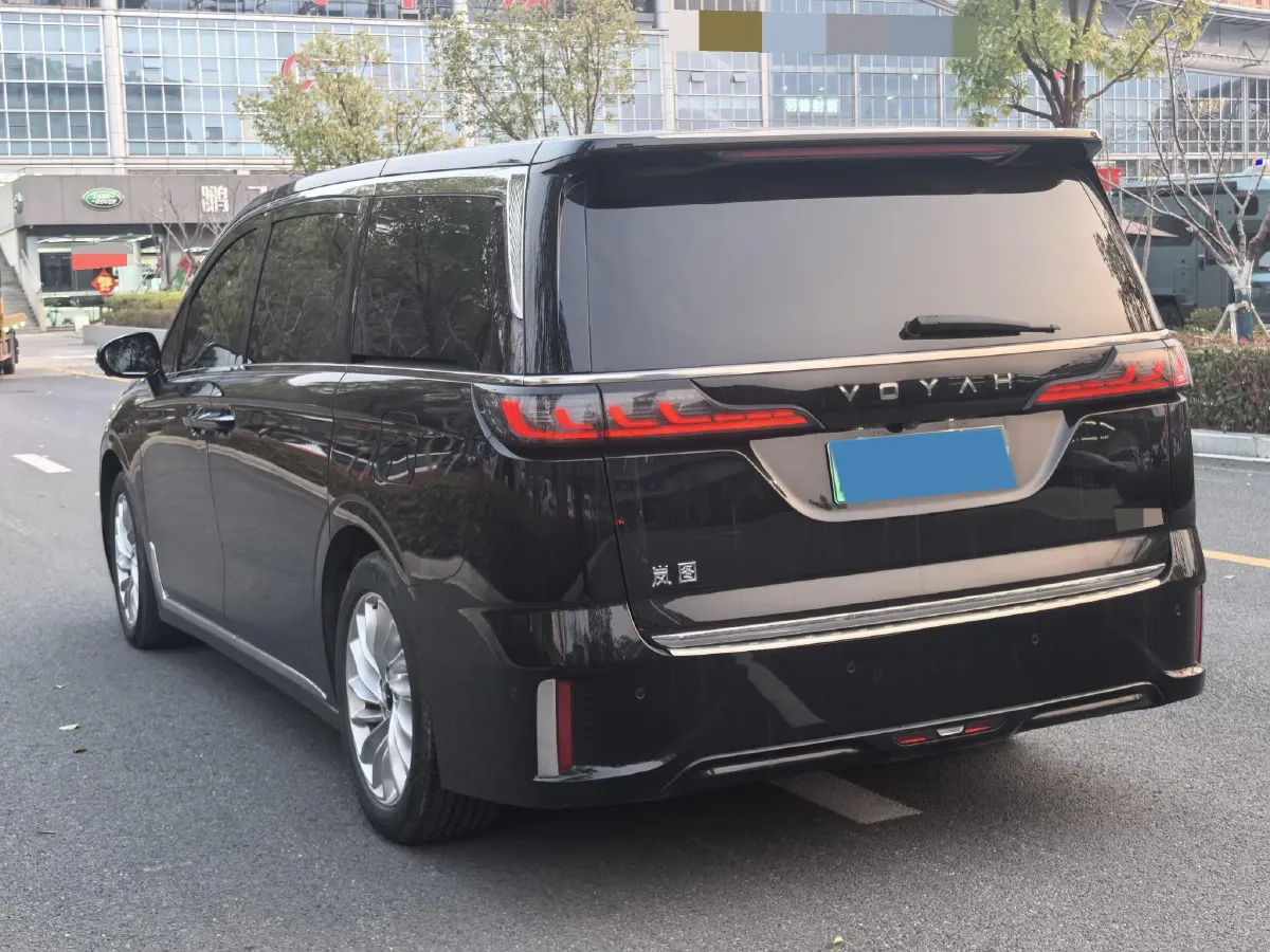 2022 Voyah Dream 1.5T 136HP L4 PHEV 25.57KWH,autocango,china used car exporter,china ev exporter,chinese used car exporter,chinese used ev exporter