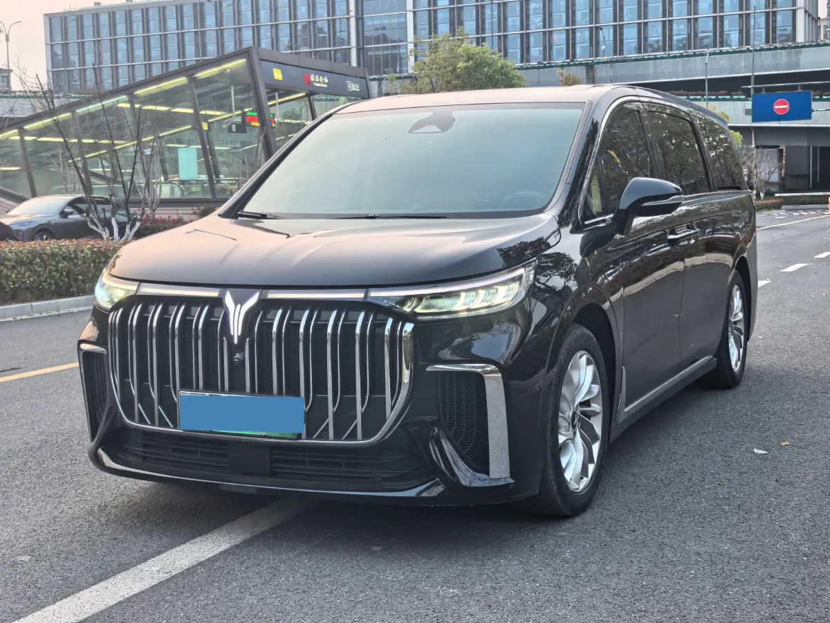 2022 Voyah Dream 1.5T 136HP L4 PHEV 25.57KWH,autocango,china used car exporter,china ev exporter,chinese used car exporter,chinese used ev exporter