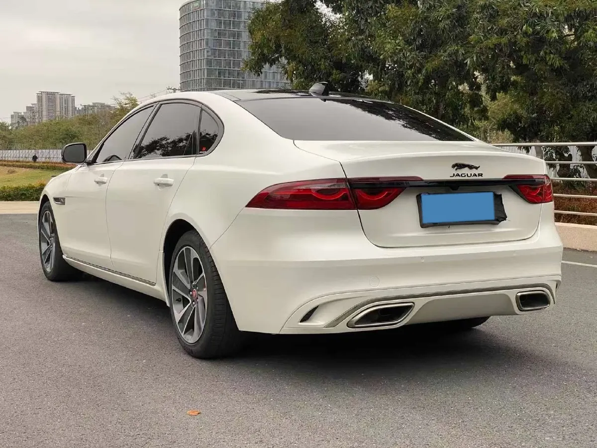2022 Jaguar XFL 2.0T 200HP L4 8AT,autocango,china used car exporter,china ev exporter,chinese used car exporter,chinese used ev exporter