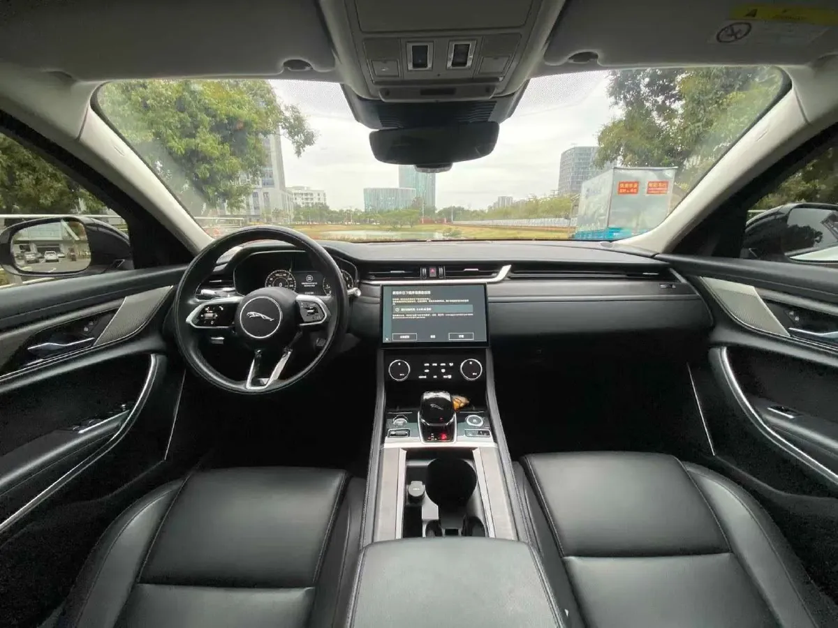 2022 Jaguar XFL 2.0T 200HP L4 8AT,autocango,china used car exporter,china ev exporter,chinese used car exporter,chinese used ev exporter