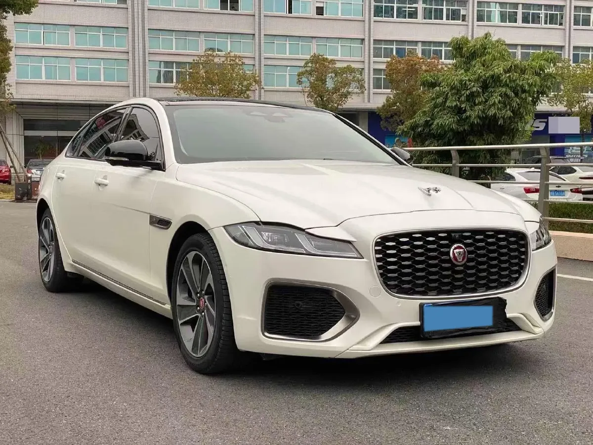 2022 Jaguar XFL 2.0T 200HP L4 8AT,autocango,china used car exporter,china ev exporter,chinese used car exporter,chinese used ev exporter