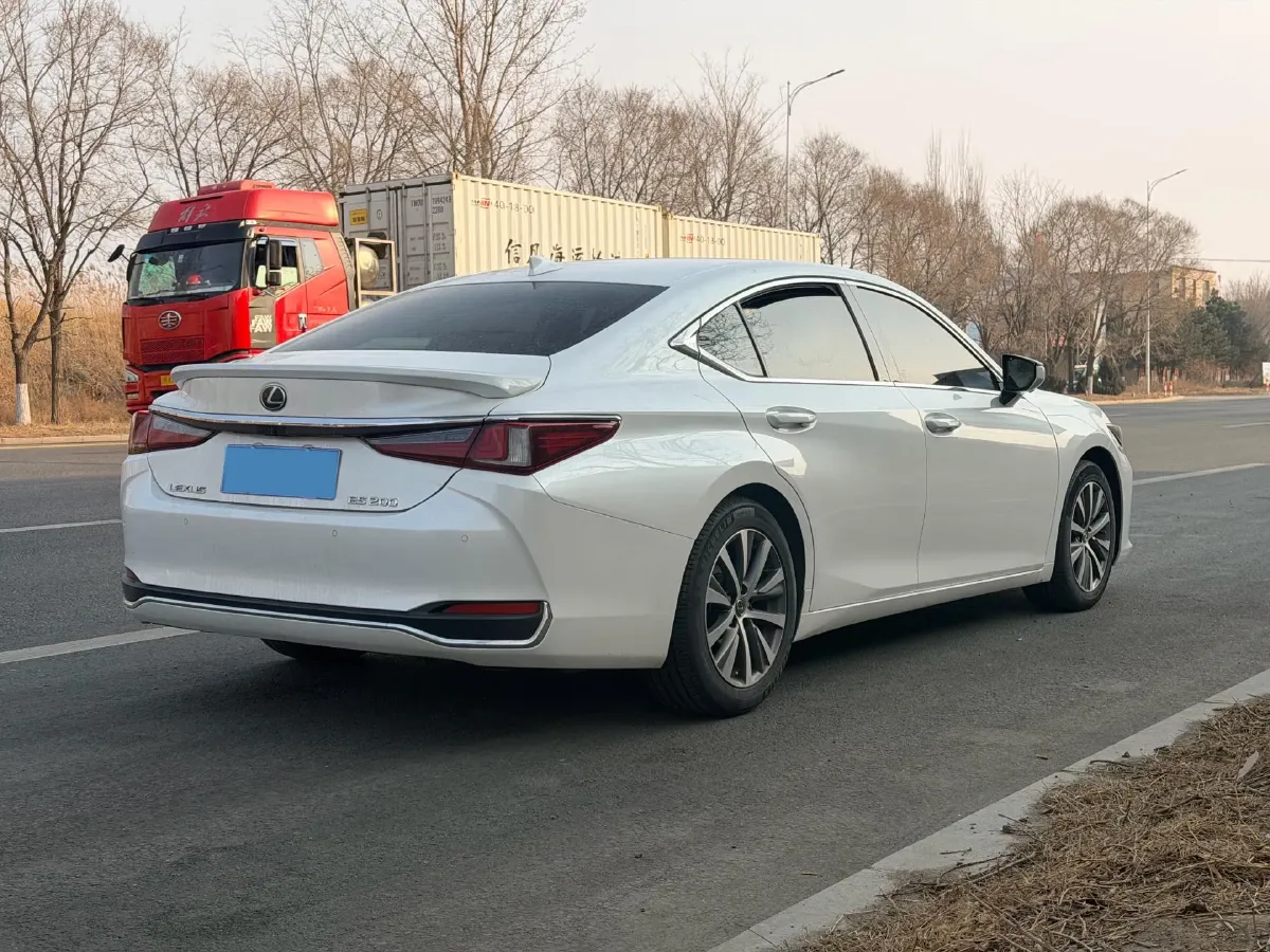 2018 Lexus ES 2.0L 167HP L4 6AT,autocango,china used car exporter,china ev exporter,chinese used car exporter,chinese used ev exporter