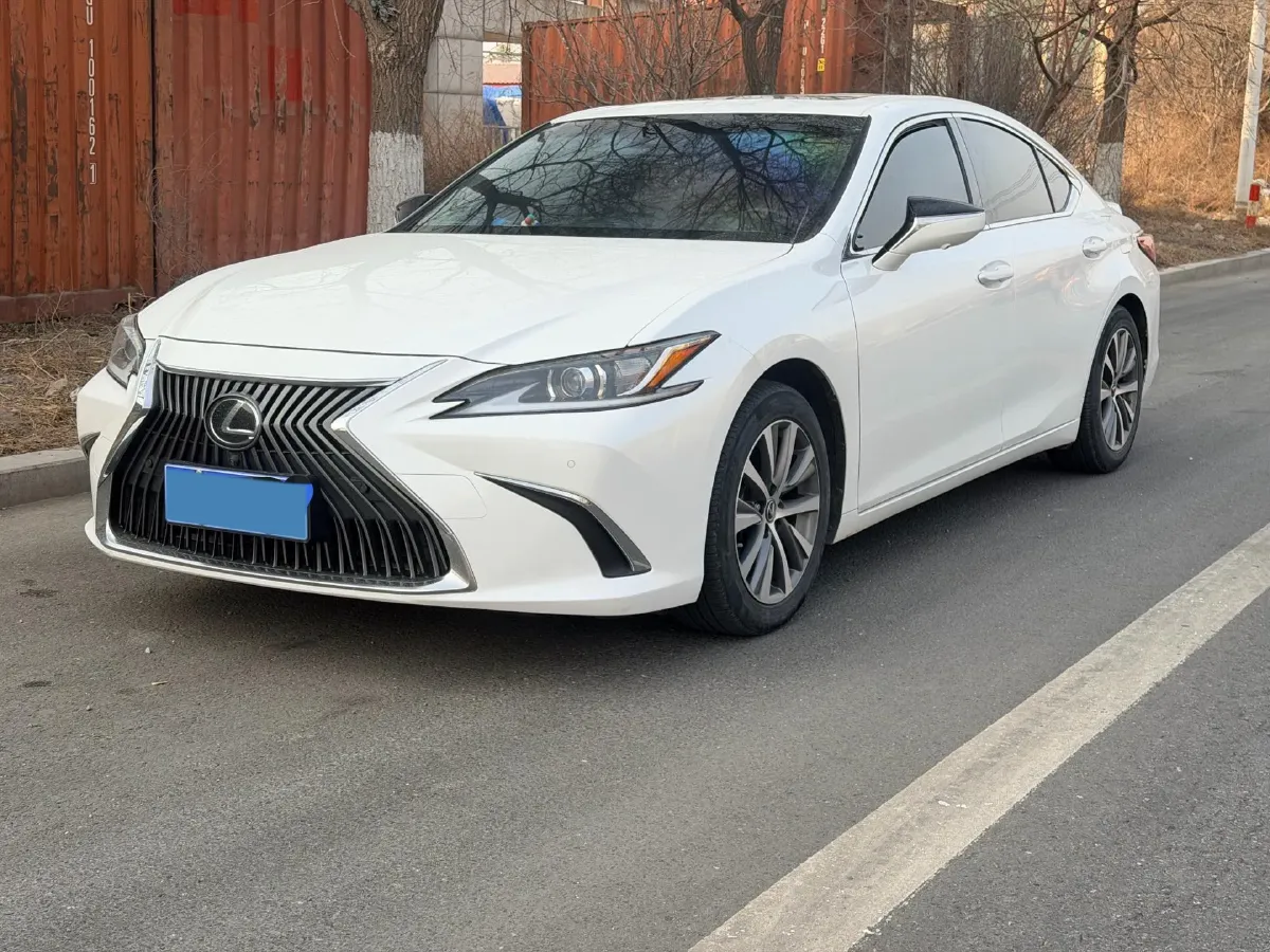 2018 Lexus ES 2.0L 167HP L4 6AT,autocango,china used car exporter,china ev exporter,chinese used car exporter,chinese used ev exporter