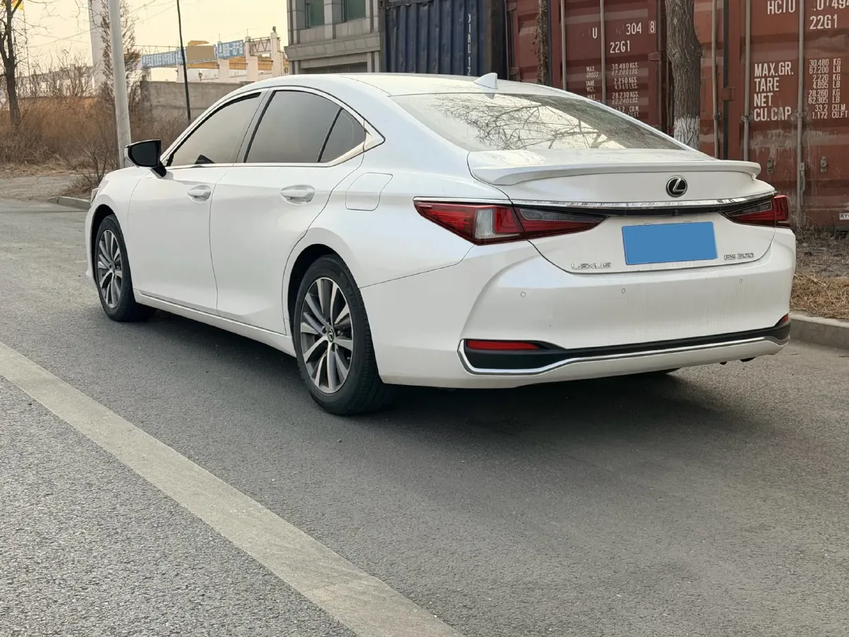 2018 Lexus ES 2.0L 167HP L4 6AT,autocango,china used car exporter,china ev exporter,chinese used car exporter,chinese used ev exporter