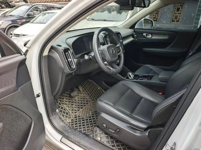 2021 Volvo XC40 2.0T 190HP L4 8AT,autocango,china used car exporter,china ev exporter,chinese used car exporter,chinese used ev exporter