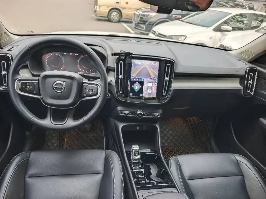 2021 Volvo XC40 2.0T 190HP L4 8AT,autocango,china used car exporter,china ev exporter,chinese used car exporter,chinese used ev exporter