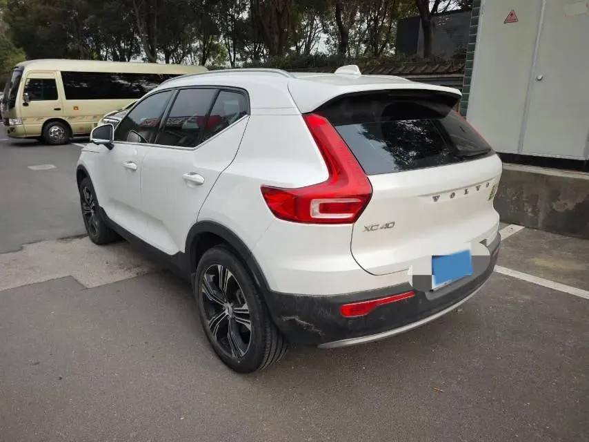2021 Volvo XC40 2.0T 190HP L4 8AT,autocango,china used car exporter,china ev exporter,chinese used car exporter,chinese used ev exporter