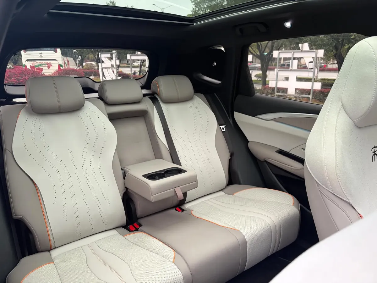 2024 BYD Song Pro 1.5L 110HP L4 E-CVT PHEV 18.3KWH,autocango,china used car exporter,china ev exporter,chinese used car exporter,chinese used ev exporter