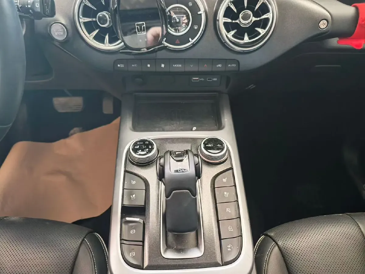 2023 Tank 300 2.0T 227HP L4 8AT,autocango,china used car exporter,china ev exporter,chinese used car exporter,chinese used ev exporter