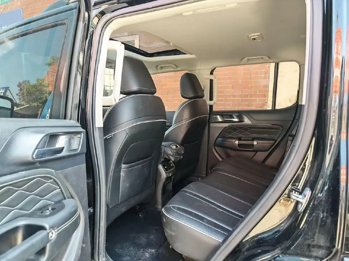 2023 Tank 300 2.0T 227HP L4 8AT,autocango,china used car exporter,china ev exporter,chinese used car exporter,chinese used ev exporter