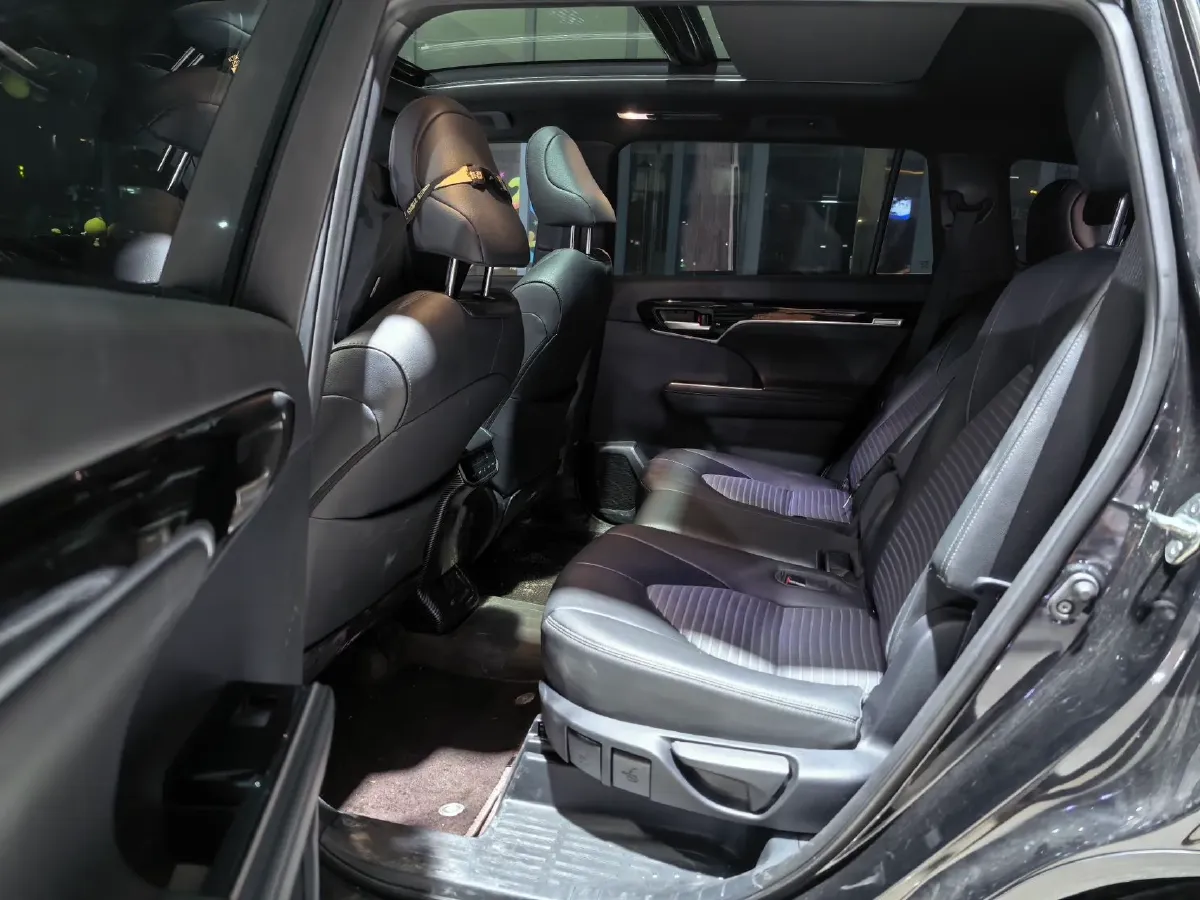 2022 Toyota Crown Kluger 2.0T 248HP L4 8AT,autocango,china used car exporter,china ev exporter,chinese used car exporter,chinese used ev exporter