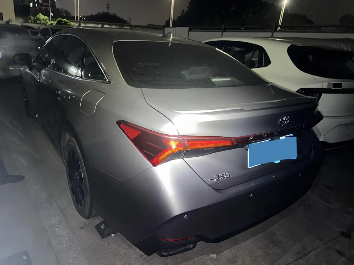 2023 Toyota Avalon 2.5L 207HP L4 8AT,autocango,china used car exporter,china ev exporter,chinese used car exporter,chinese used ev exporter