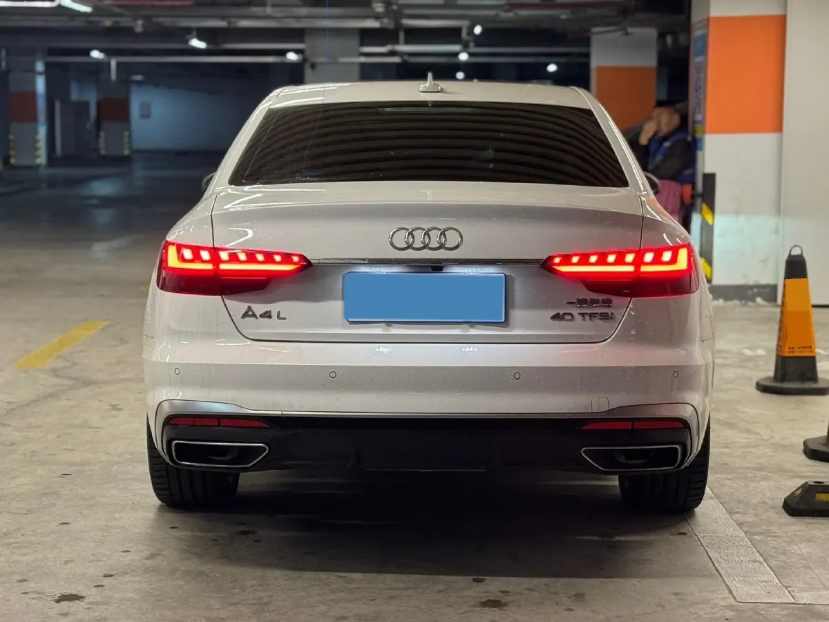 2020 Audi A4L 2.0T 190HP L4 7DCT,autocango,china used car exporter,china ev exporter,chinese used car exporter,chinese used ev exporter
