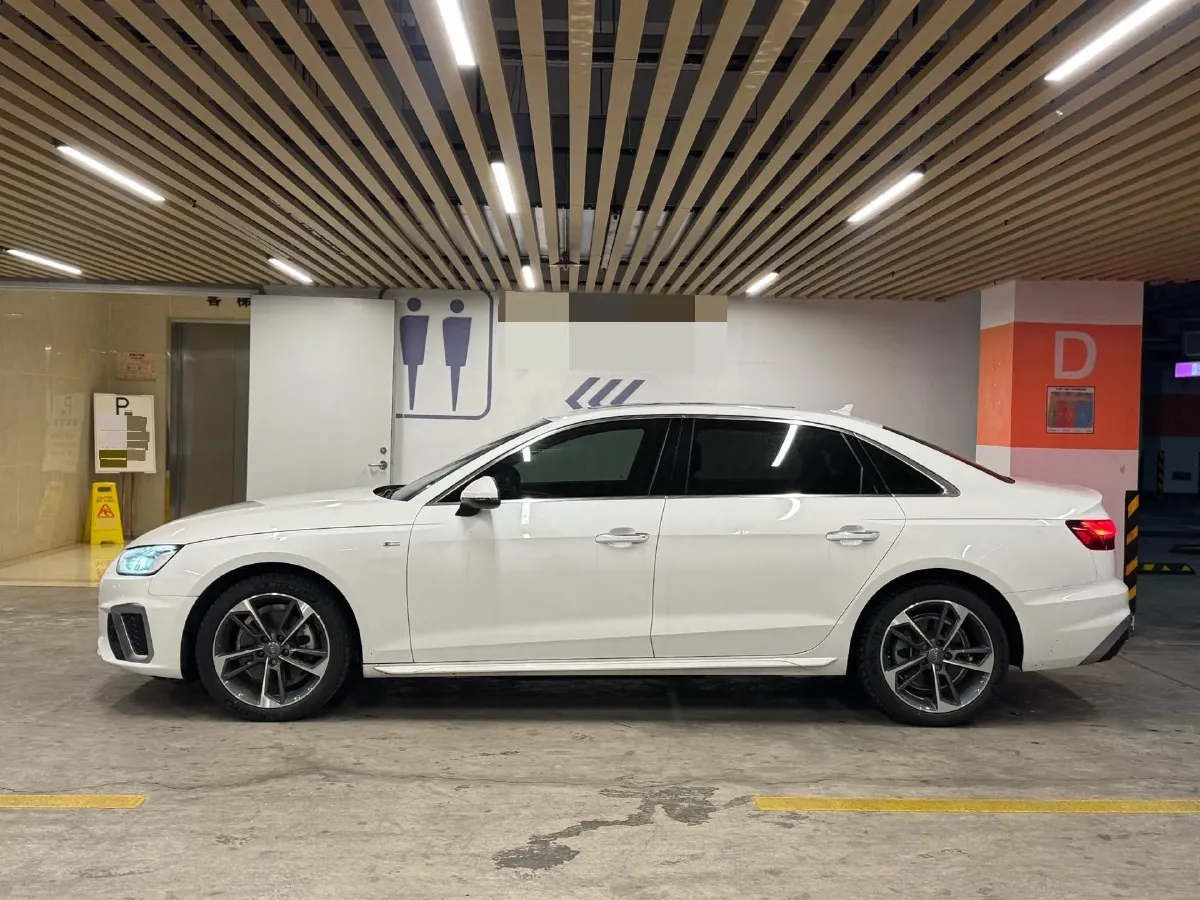 2020 Audi A4L 2.0T 190HP L4 7DCT,autocango,china used car exporter,china ev exporter,chinese used car exporter,chinese used ev exporter