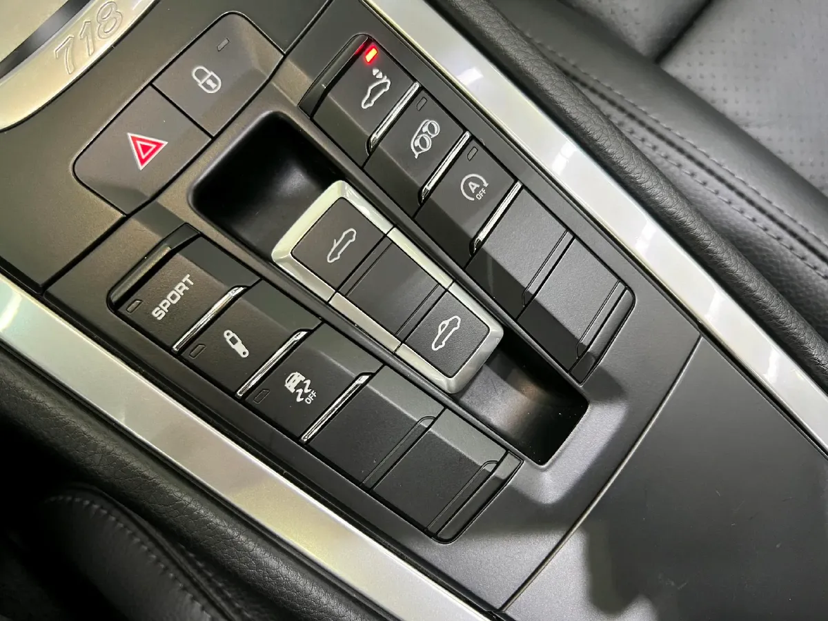 2018 Porsche 718 2.0T 250HP H4 7DCT,autocango,china used car exporter,china ev exporter,chinese used car exporter,chinese used ev exporter