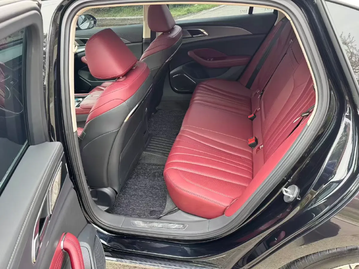 2024 HongQi H5 2.0T 224HP L4 8AT,autocango,china used car exporter,china ev exporter,chinese used car exporter,chinese used ev exporter