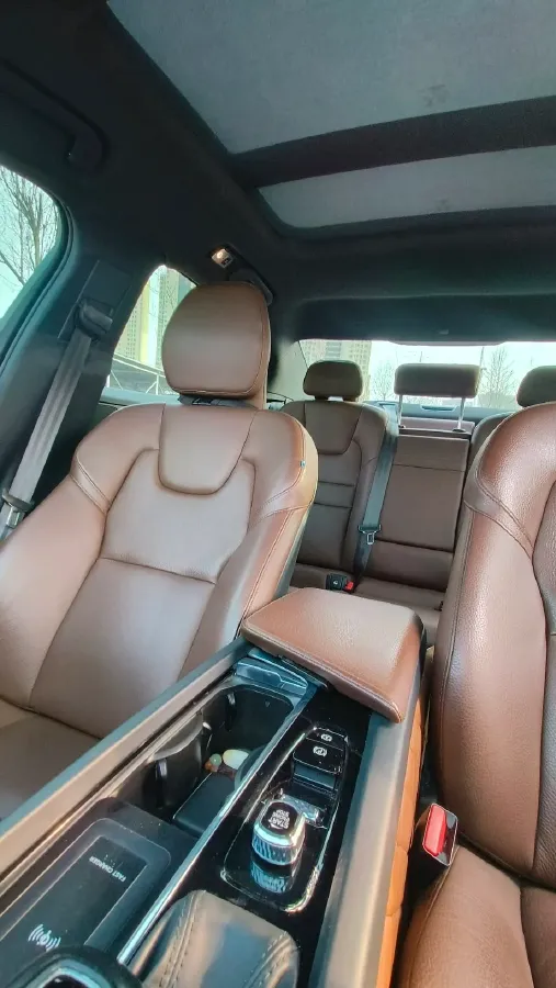 2021 Volvo S60 2.0T 190HP L4 8AT,autocango,china used car exporter,china ev exporter,chinese used car exporter,chinese used ev exporter