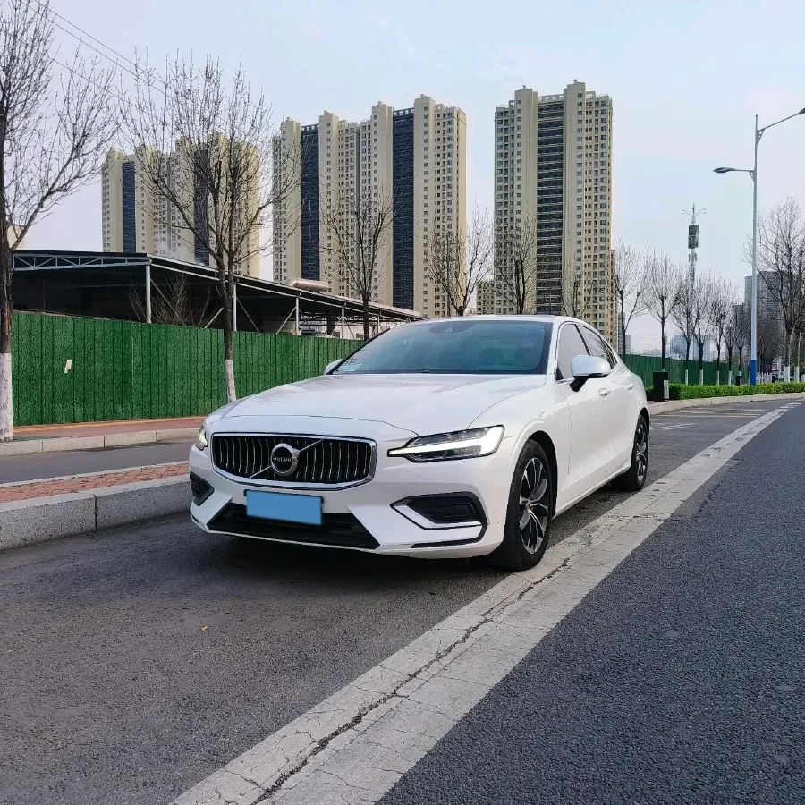 2021 Volvo S60 2.0T 190HP L4 8AT,autocango,china used car exporter,china ev exporter,chinese used car exporter,chinese used ev exporter