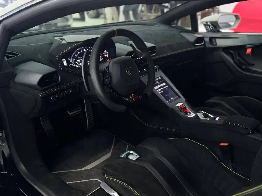 2021 Lamborghini Huracán 5.2L 640HP V10 7DCT,autocango,china used car exporter,china ev exporter,chinese used car exporter,chinese used ev exporter