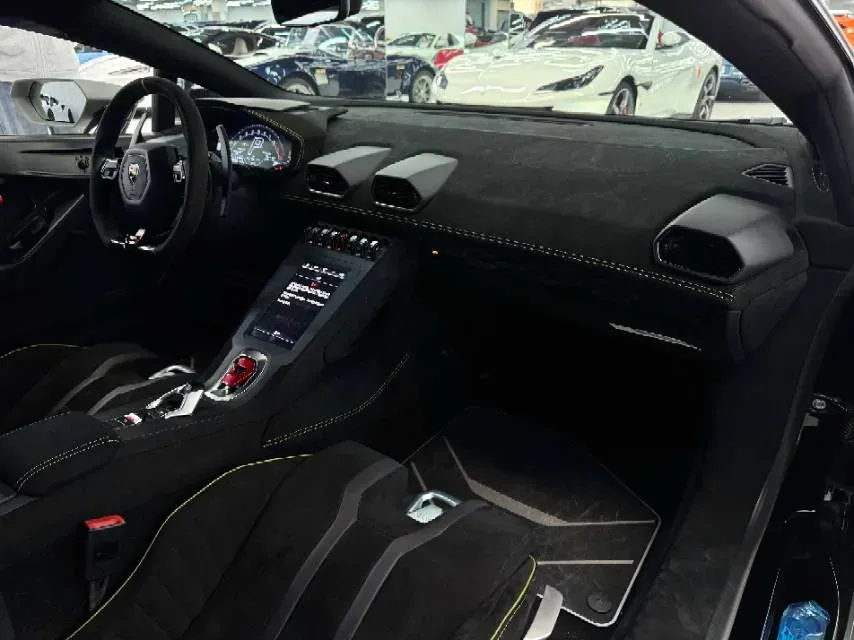 2021 Lamborghini Huracán 5.2L 640HP V10 7DCT,autocango,china used car exporter,china ev exporter,chinese used car exporter,chinese used ev exporter