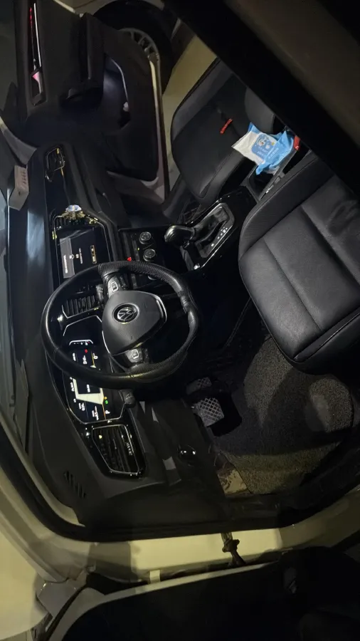 2021 Volkswagen T-Roc 1.4T 150HP L4 7DCT,autocango,china used car exporter,china ev exporter,chinese used car exporter,chinese used ev exporter