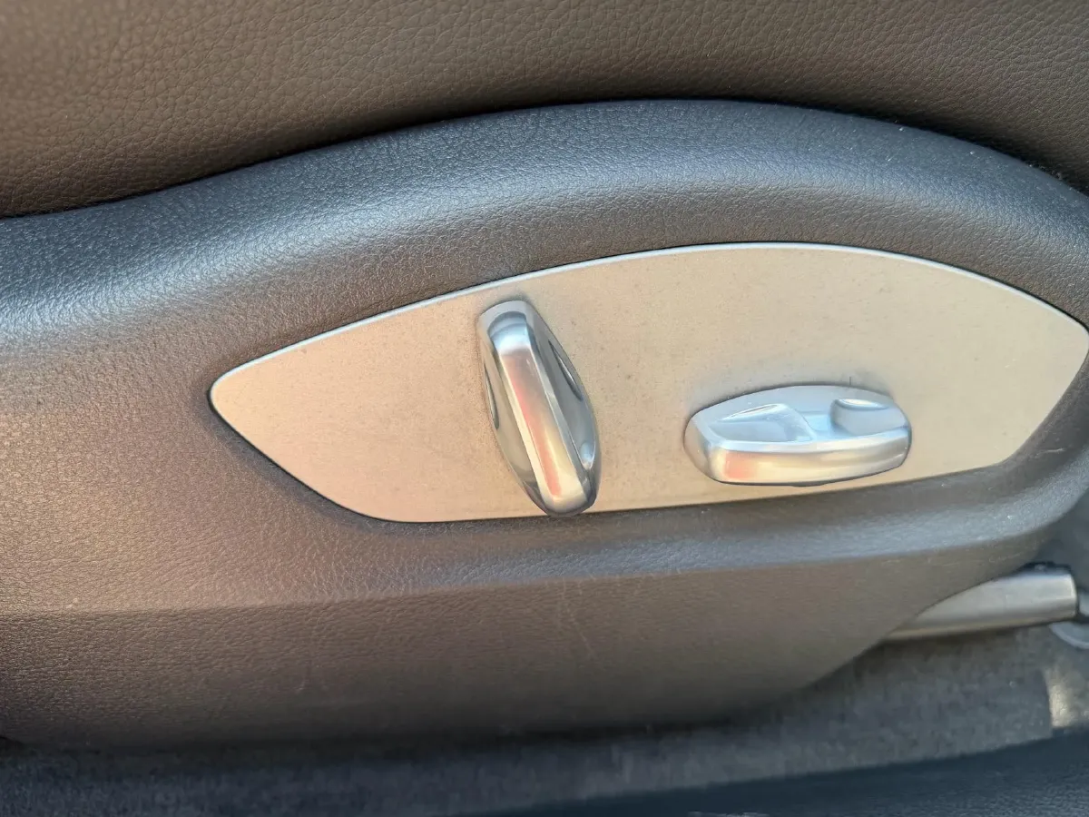 2017 Porsche Macan 2.0T 252HP L4 7DCT,autocango,china used car exporter,china ev exporter,chinese used car exporter,chinese used ev exporter