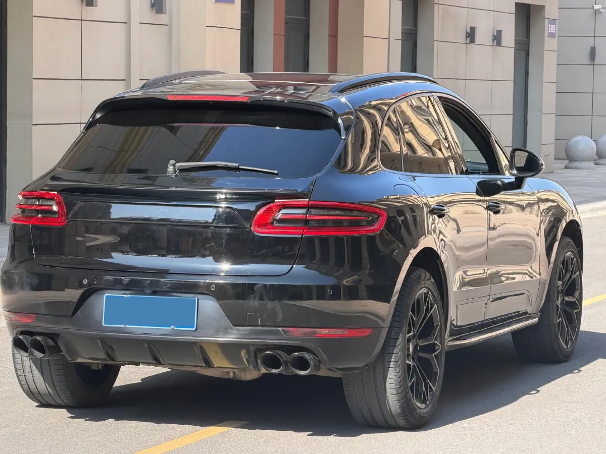 2017 Porsche Macan 2.0T 252HP L4 7DCT,autocango,china used car exporter,china ev exporter,chinese used car exporter,chinese used ev exporter