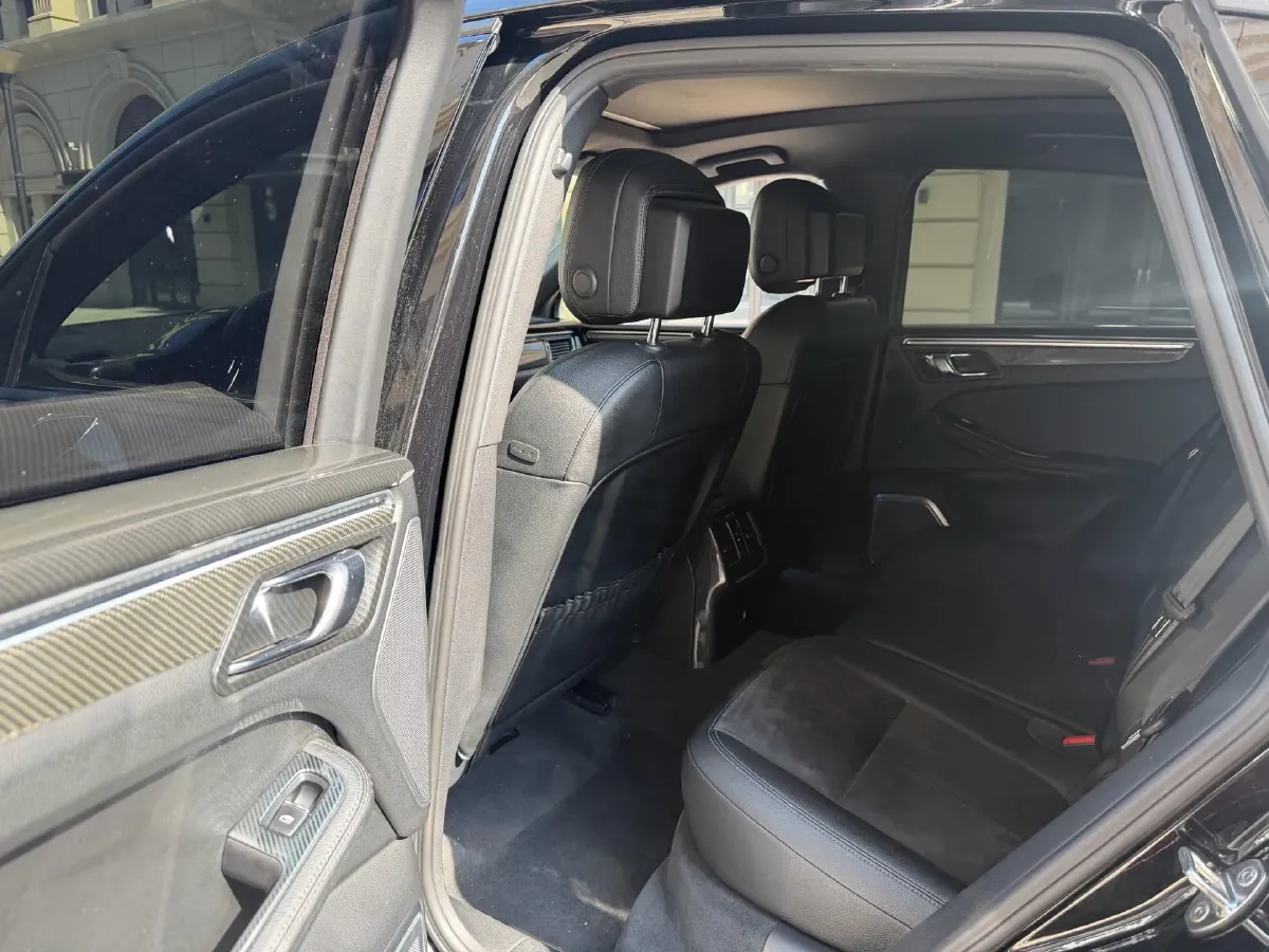 2017 Porsche Macan 2.0T 252HP L4 7DCT,autocango,china used car exporter,china ev exporter,chinese used car exporter,chinese used ev exporter