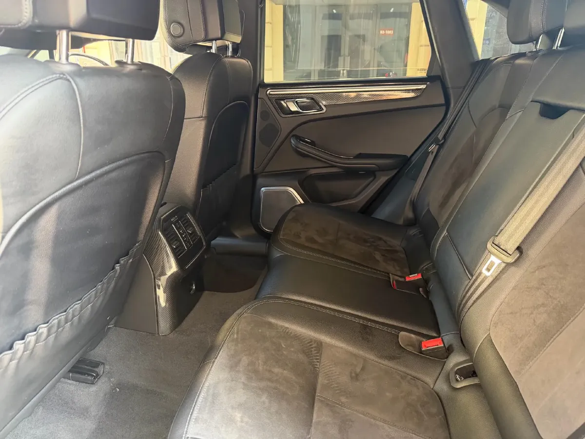 2017 Porsche Macan 2.0T 252HP L4 7DCT,autocango,china used car exporter,china ev exporter,chinese used car exporter,chinese used ev exporter