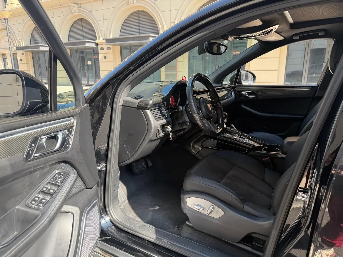 2017 Porsche Macan 2.0T 252HP L4 7DCT,autocango,china used car exporter,china ev exporter,chinese used car exporter,chinese used ev exporter