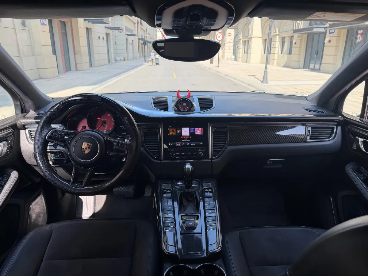 2017 Porsche Macan 2.0T 252HP L4 7DCT,autocango,china used car exporter,china ev exporter,chinese used car exporter,chinese used ev exporter