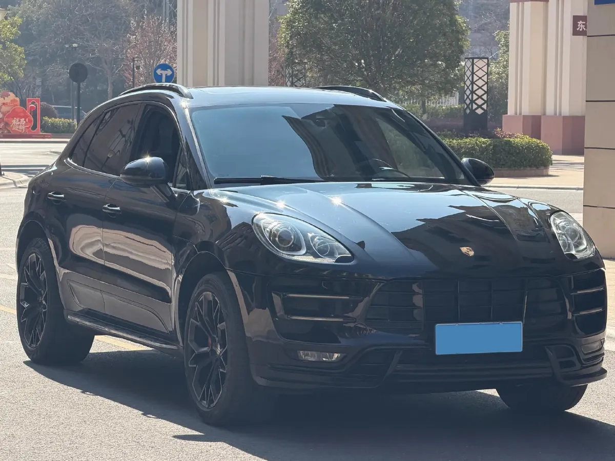 2017 Porsche Macan 2.0T 252HP L4 7DCT,autocango,china used car exporter,china ev exporter,chinese used car exporter,chinese used ev exporter