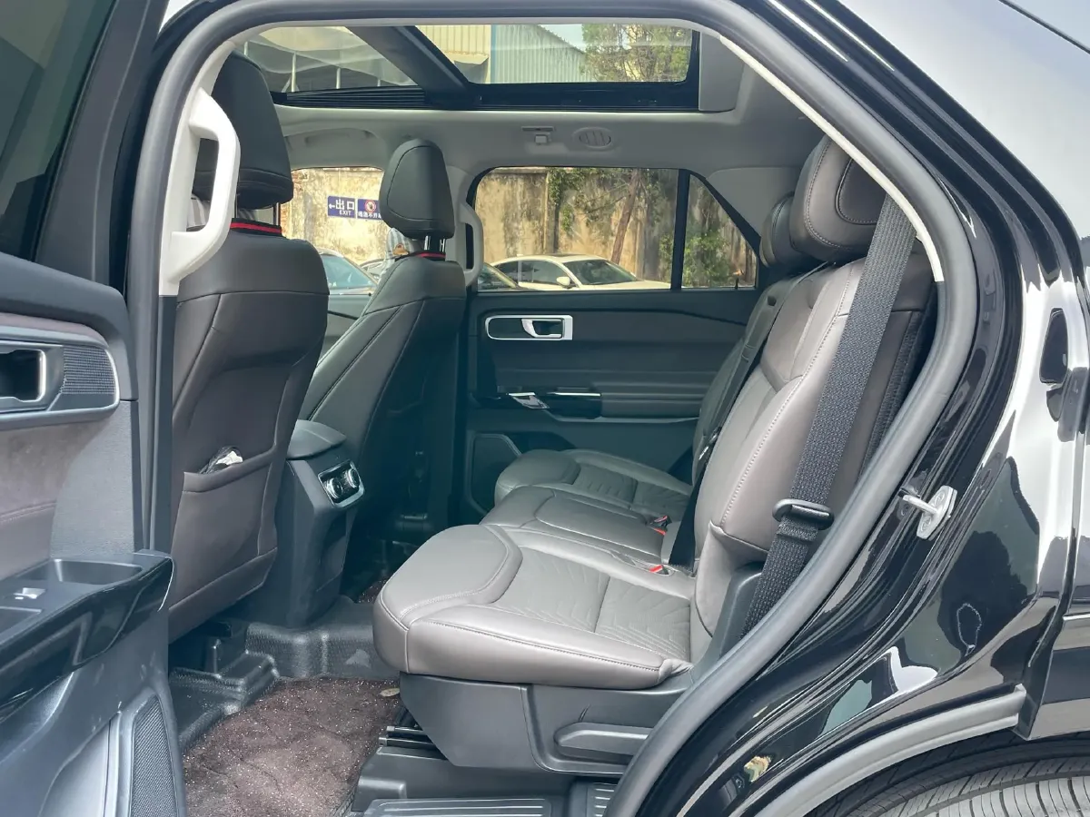 2024 Ford Explorer 2.3T 289HP L4 10AT,autocango,china used car exporter,china ev exporter,chinese used car exporter,chinese used ev exporter