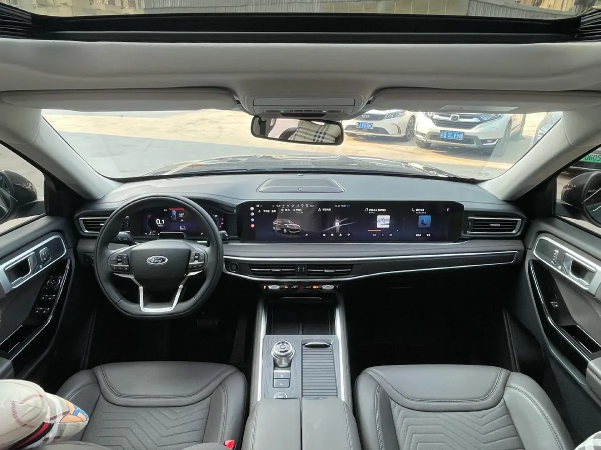 2024 Ford Explorer 2.3T 289HP L4 10AT,autocango,china used car exporter,china ev exporter,chinese used car exporter,chinese used ev exporter