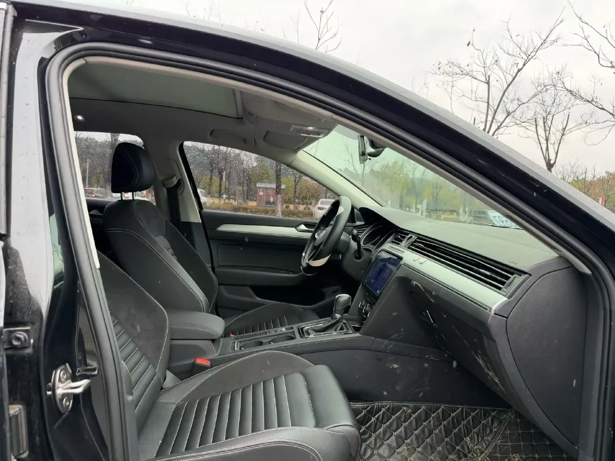 2020 Volkswagen Magotan 1.4T 150HP L4 7DCT,autocango,china used car exporter,china ev exporter,chinese used car exporter,chinese used ev exporter